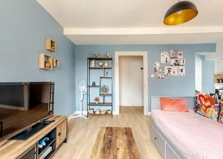 Banksy Centre-ville, Place De L'etoile *