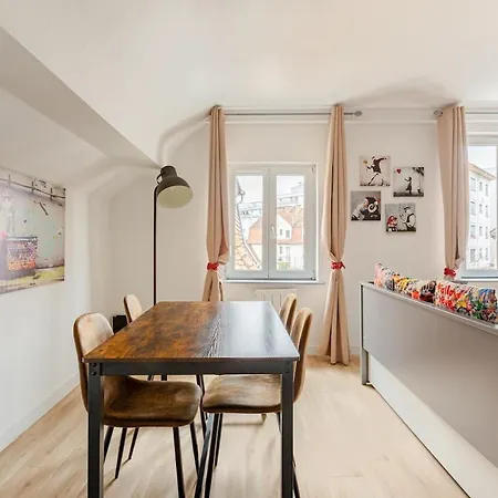 Banksy Centre-ville, Place De L'etoile Strasbourg