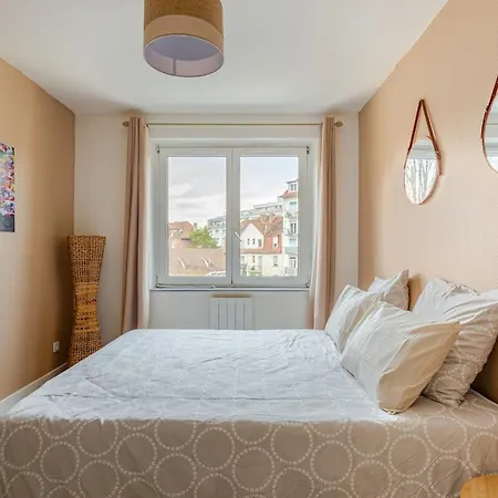 Banksy Centre-ville, Place De L'etoile * Strasbourg