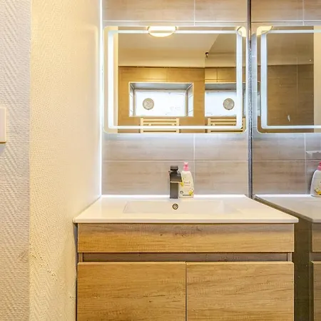 Banksy Centre-ville, Place De L'etoile アパート