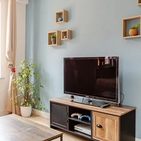 Banksy Centre-ville, Place De L'etoile *